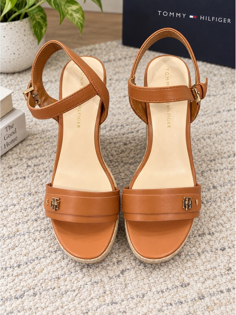 Tommy Hilfiger Genavo Medium Brown Wedge Sandals Size 8M